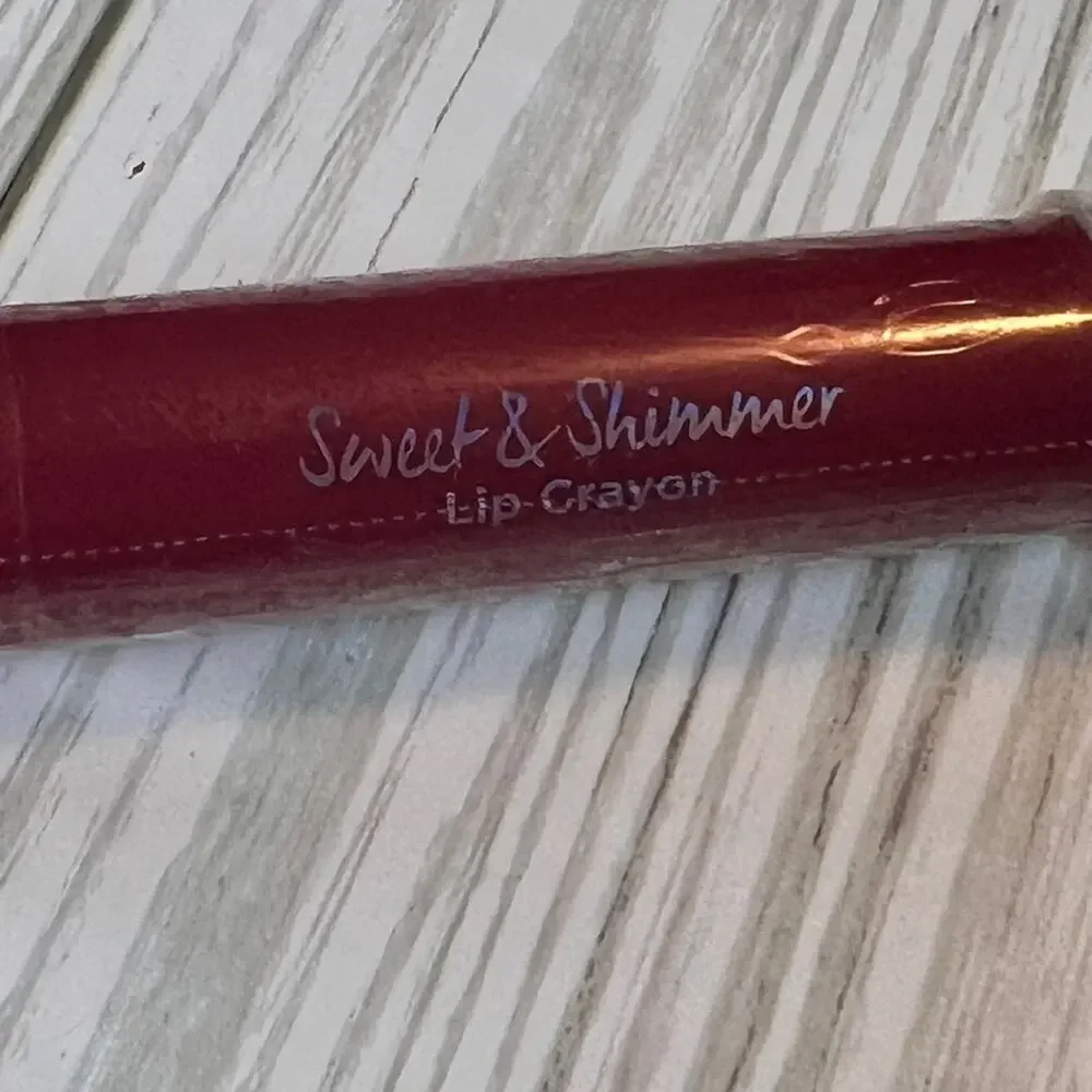 Sweet & Shimmer Beauty Makeup  Lip Crayon  New in Package